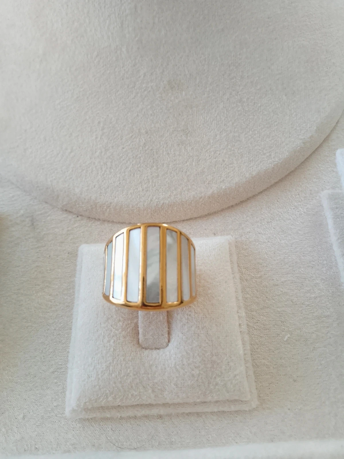 Bague acier et na'cre blanche